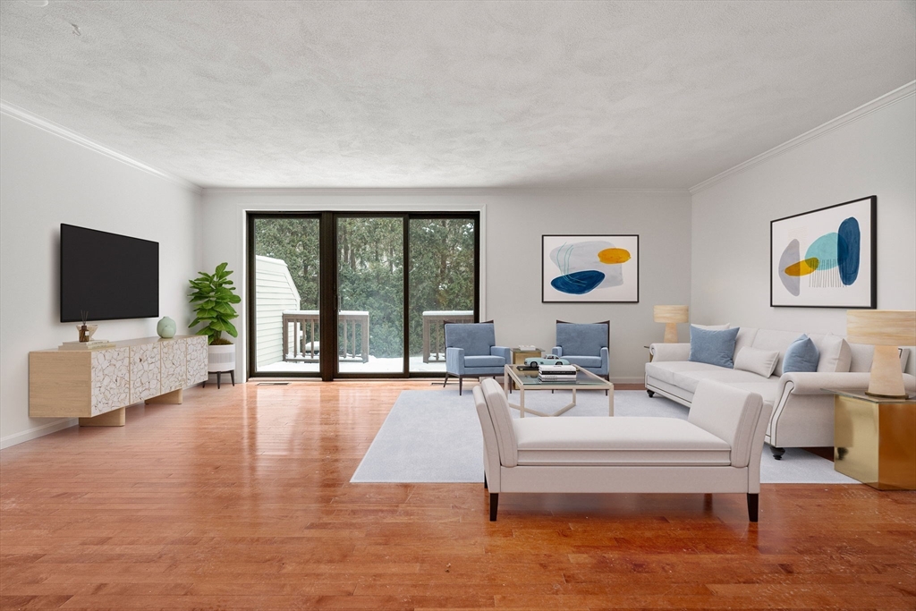 10 Carriage Ct, Merrimac