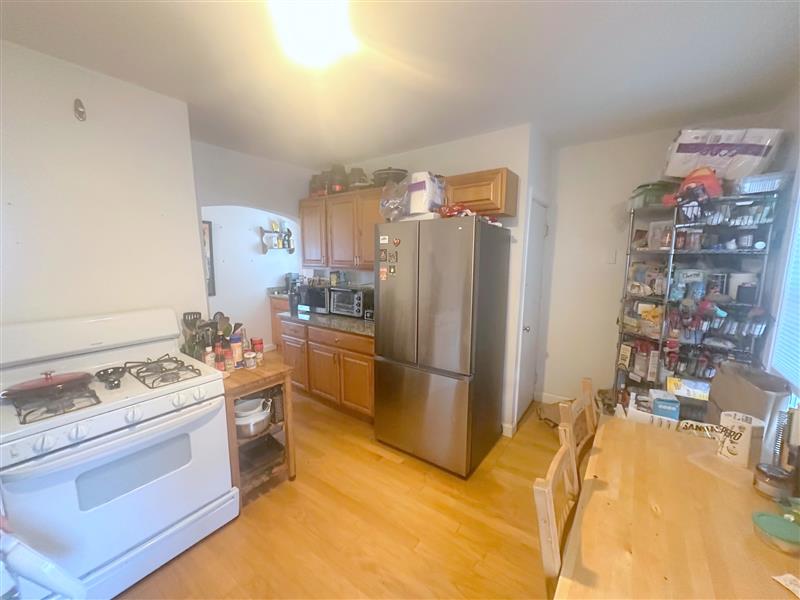 10 Rogers Ave, Powder House Square