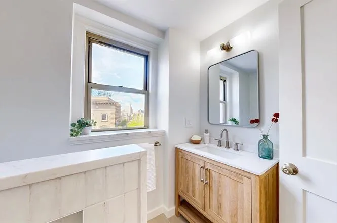 270 Huntington Ave, Hyde Park