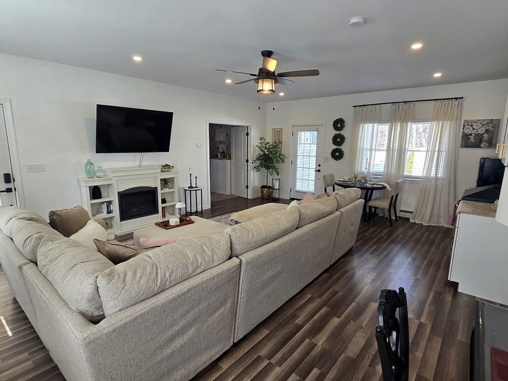 42 Salem St, Wilmington