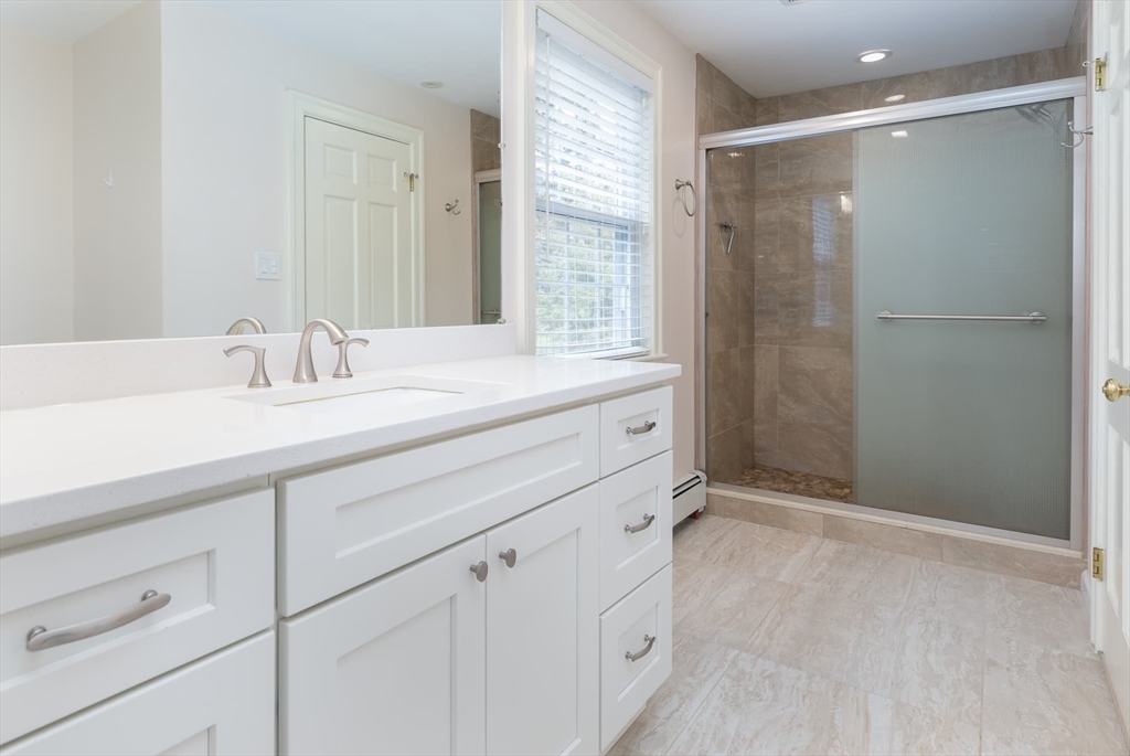 22 Bradford Rd, Weston