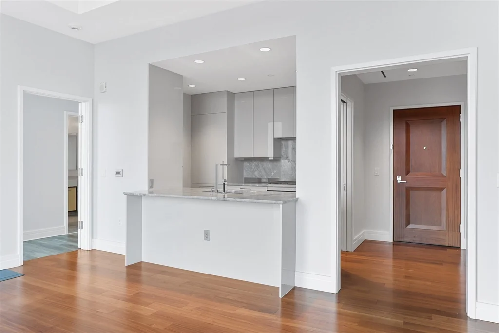 1 Dalton St, Back Bay