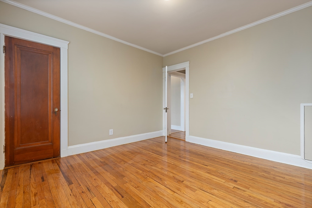 2035 Commonwealth Ave, Brighton