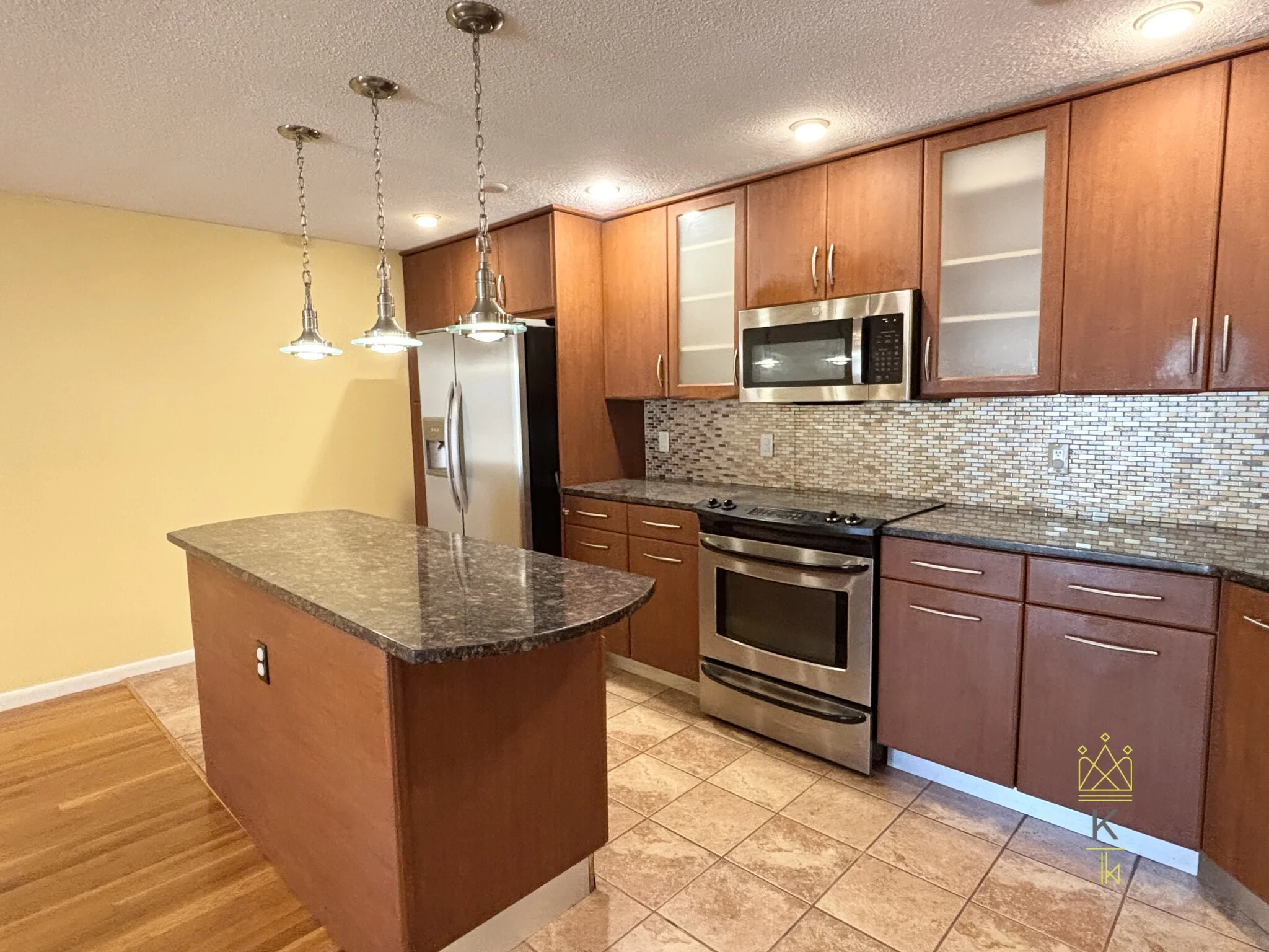 50 Green St, North Brookline