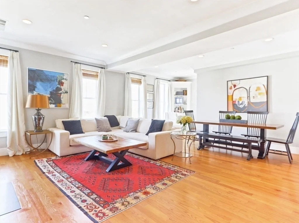 525 E 7th St, South Boston