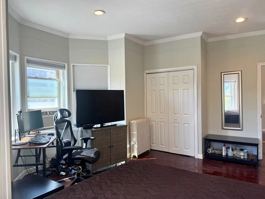 3 Englewood Ave, Columbus Park