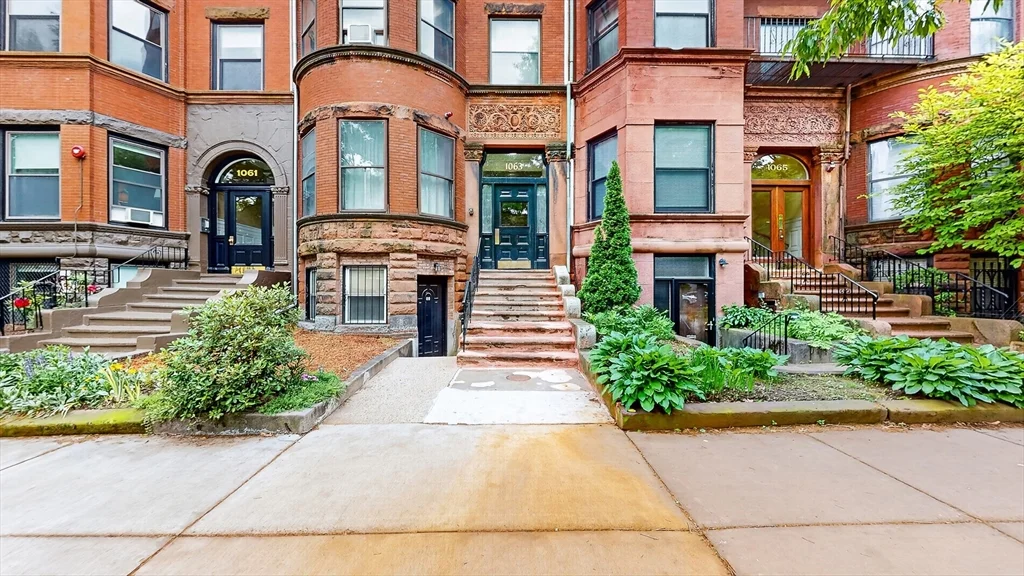 1063 Beacon St, Coolidge Corner