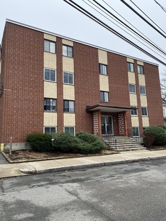 44 Maple St, Hyde Park