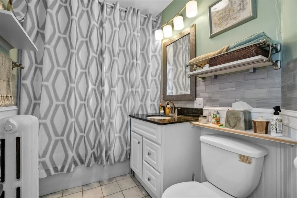 200 Woodside Ave, Winthrop