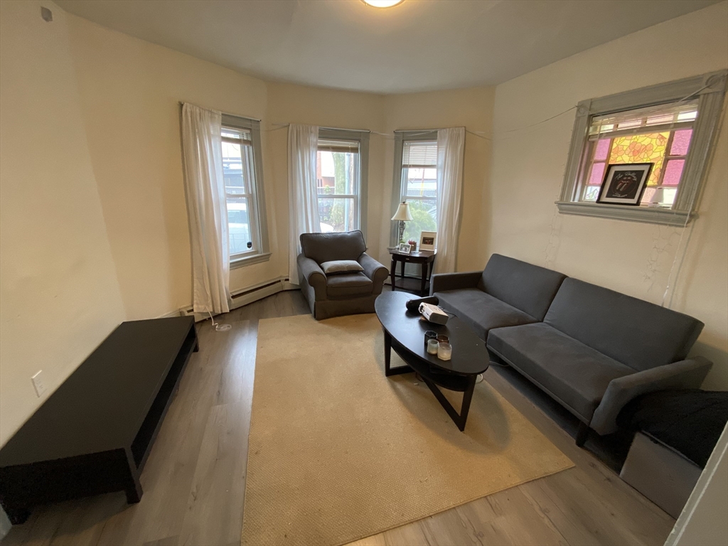 16 White St Pl, Spring Hill