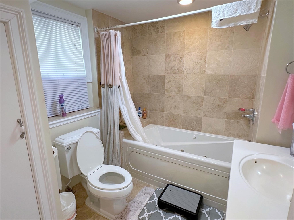 6 Farmers Circle, Arlington