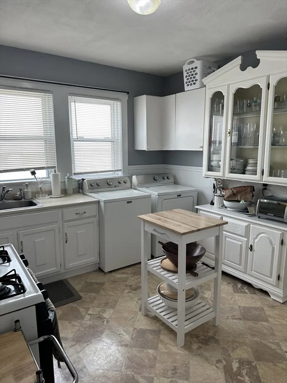 32 Gourley Rd, Tufts University