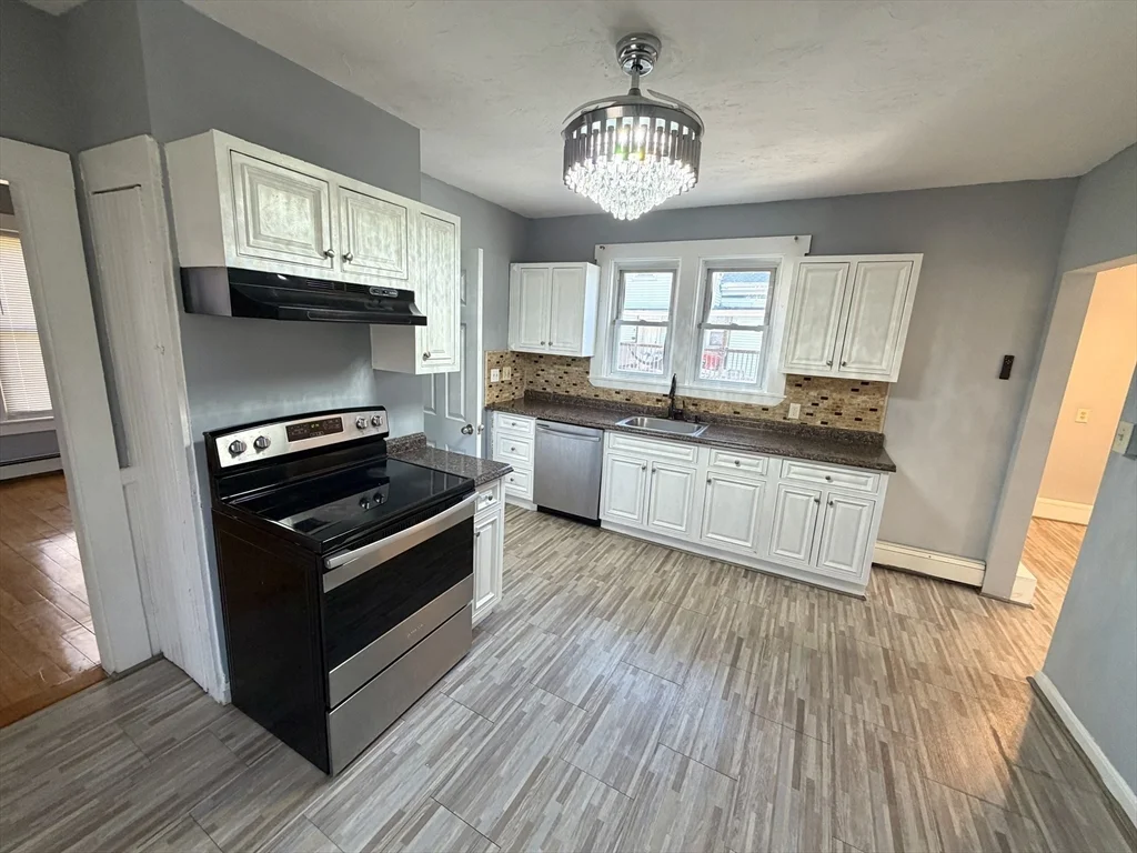 30 Riverview St, Brockton