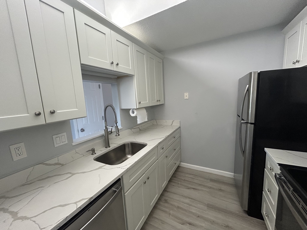 32 Maple Crest Cir, Holyoke