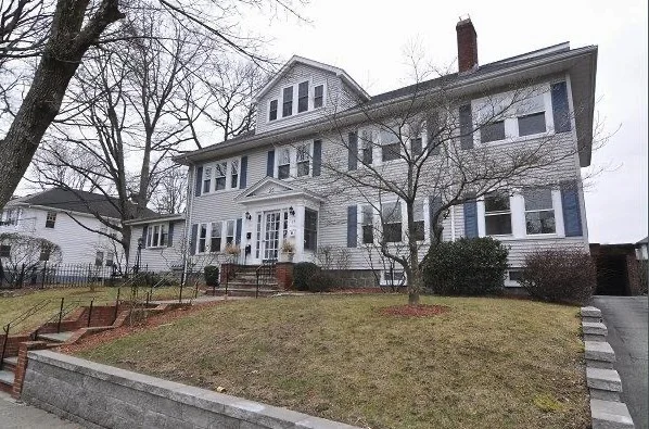 27 Crosby Rd, Chestnut Hill