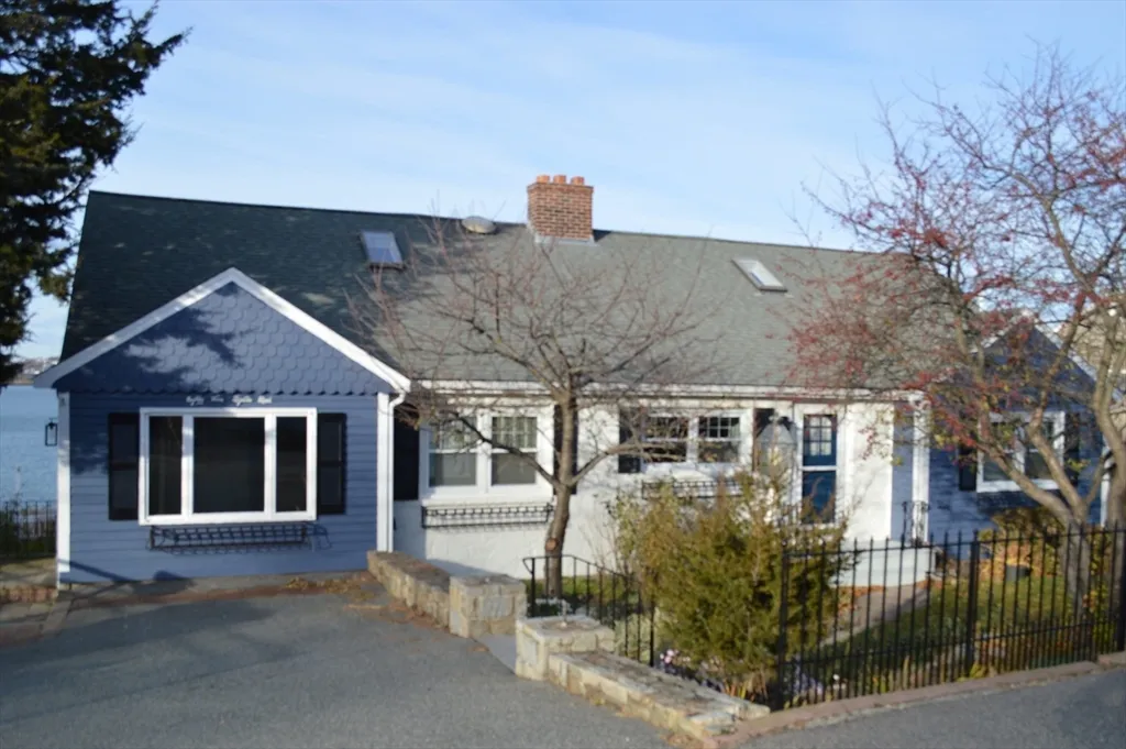 85 Regatta Rd, North Weymouth