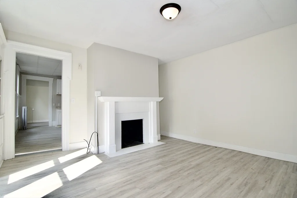 60 Howes St, Springfield