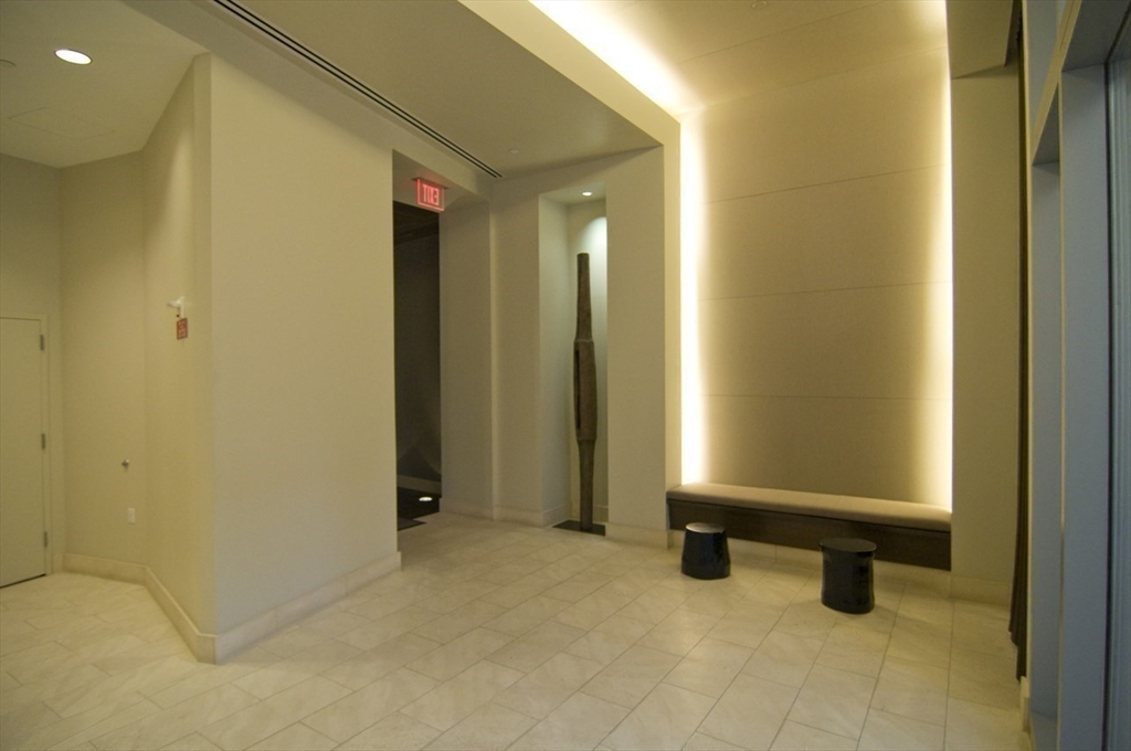 285 Columbus Ave, Back Bay