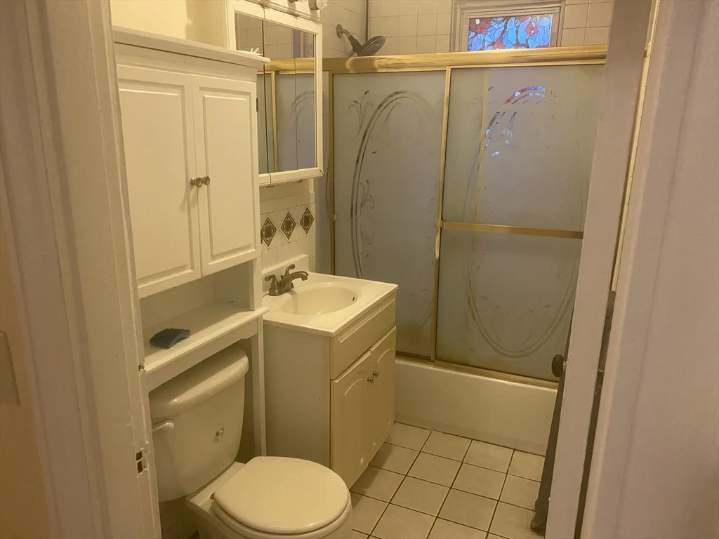 242 Hyde Park Ave, Jamaica Plain