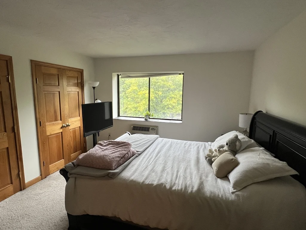 2366 Commonwealth Ave, Newton