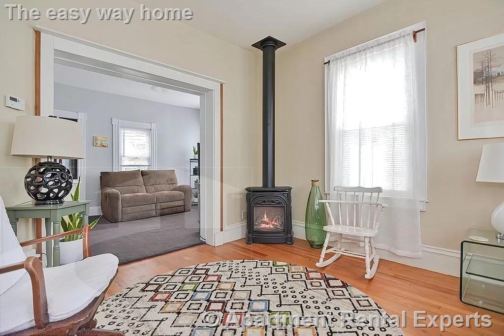 22 Dell St, East Somerville