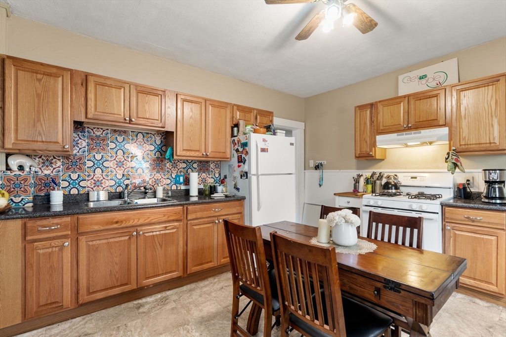 232 River St, Waltham