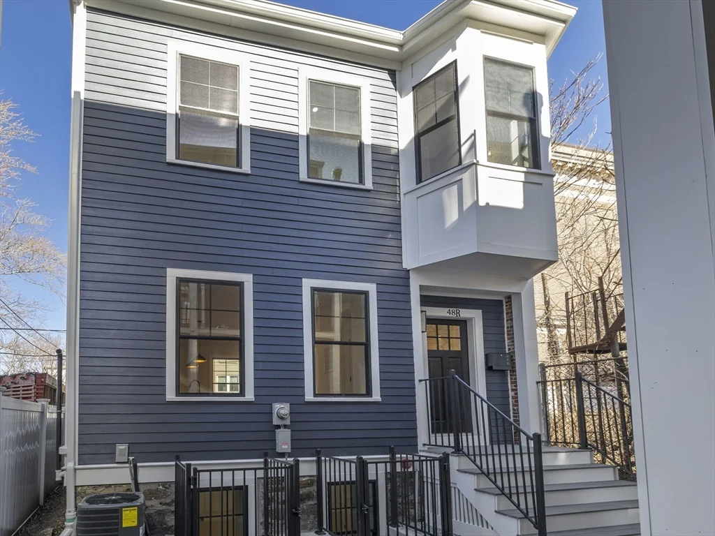 48 Woodward St, South Boston