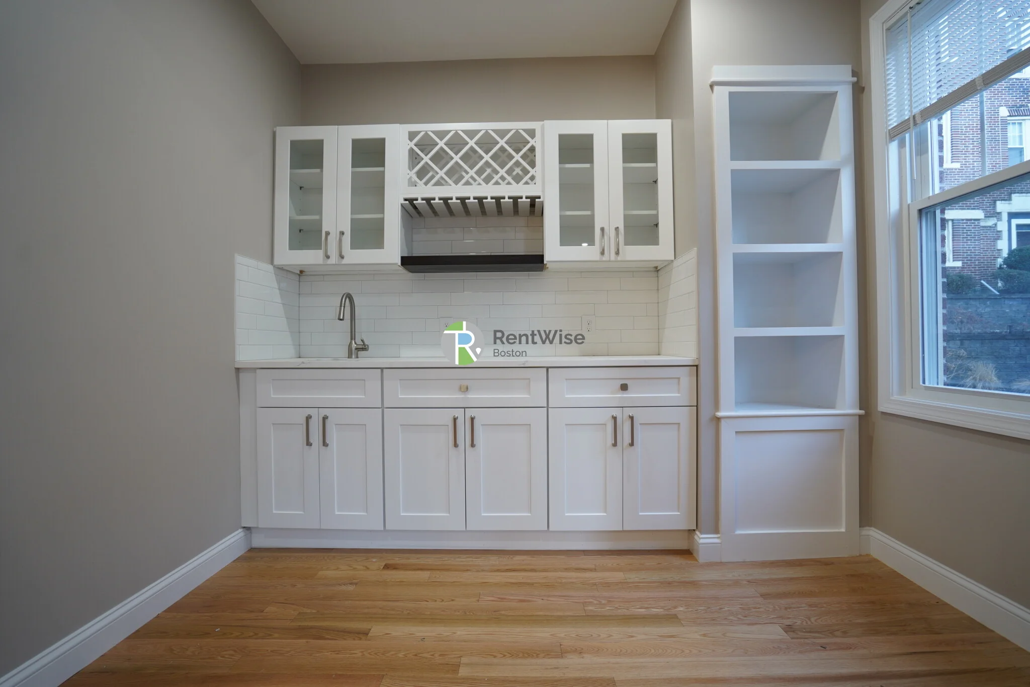 10 Lorraine Ter, Allston