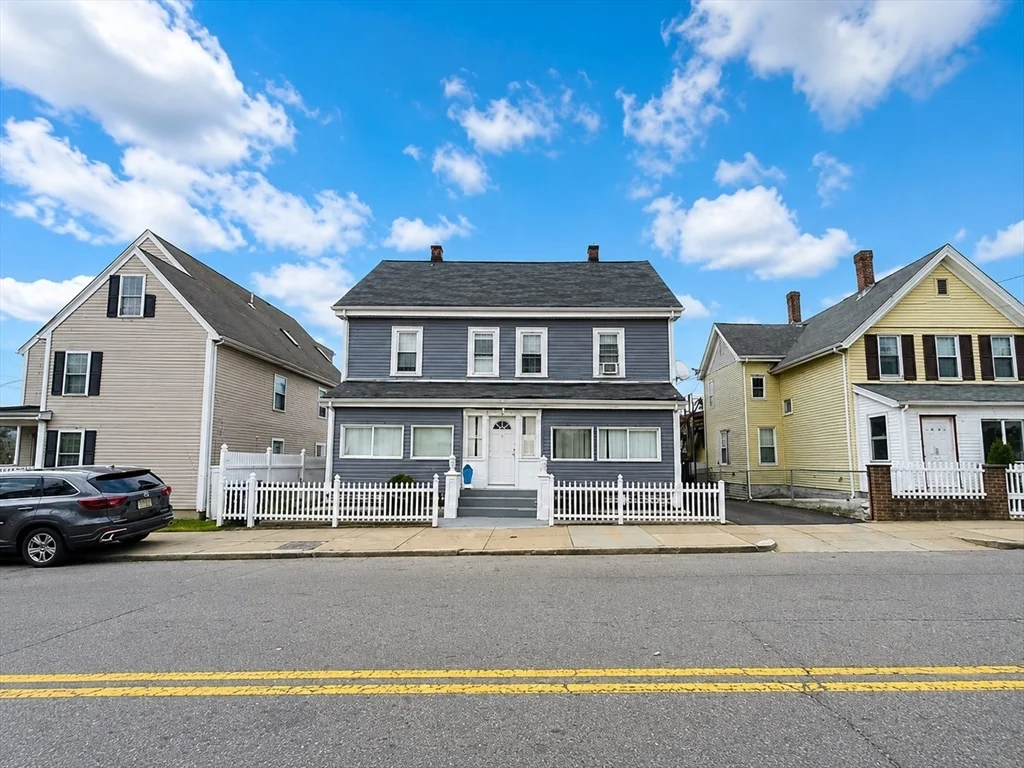 1512 Hyde Park, Hyde Park