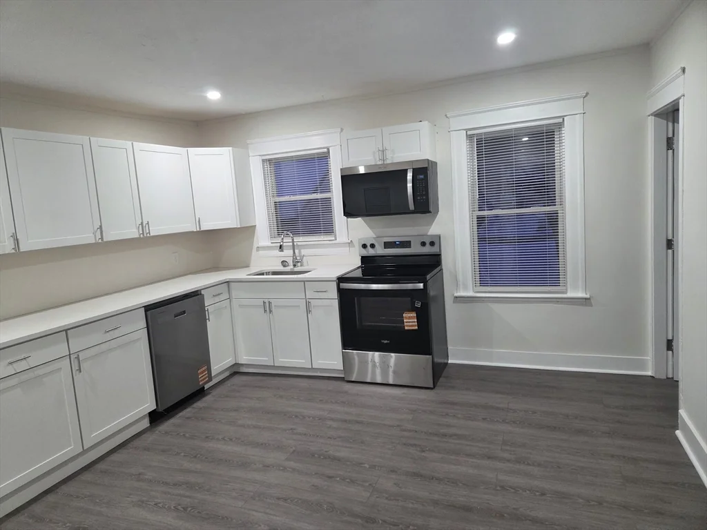 11 Rice Ave, Shrewsbury