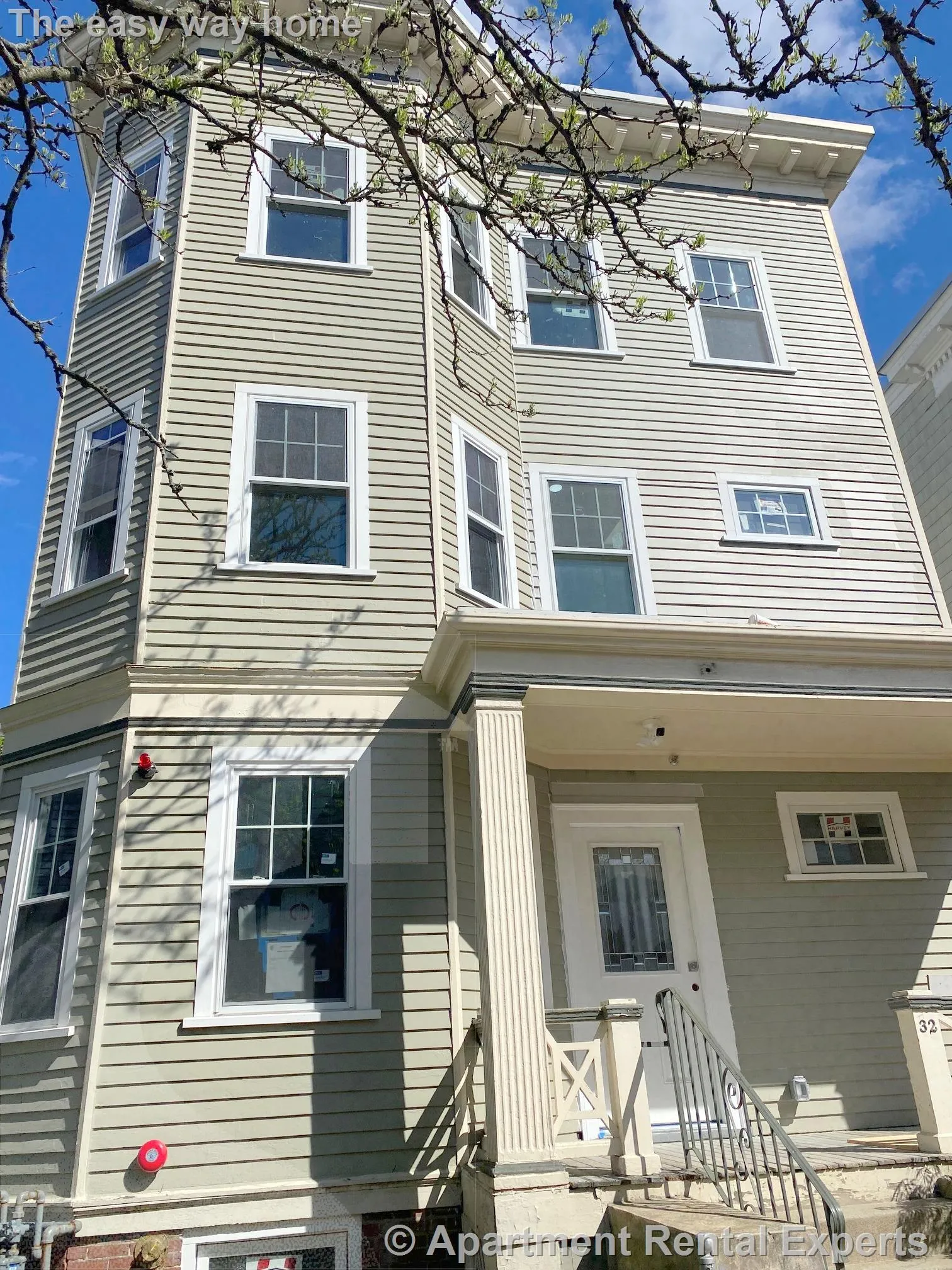 32 Putnam Ave, Riverside