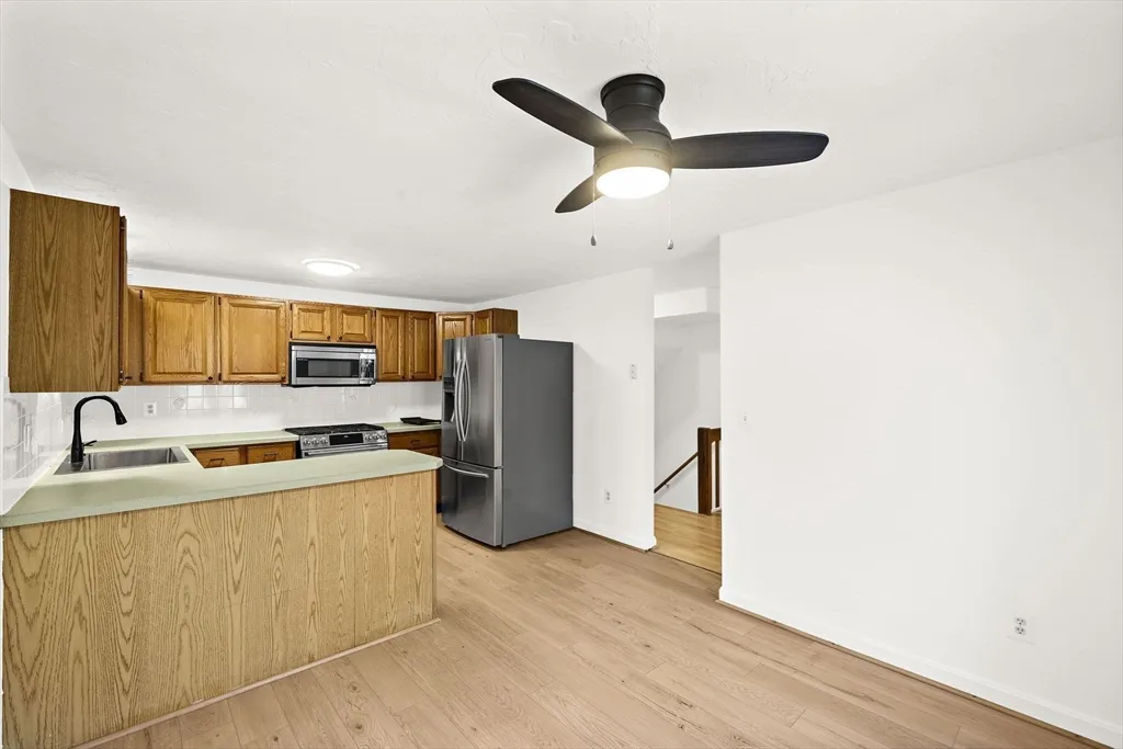 849 Boston Post Rd, E, Marlborough