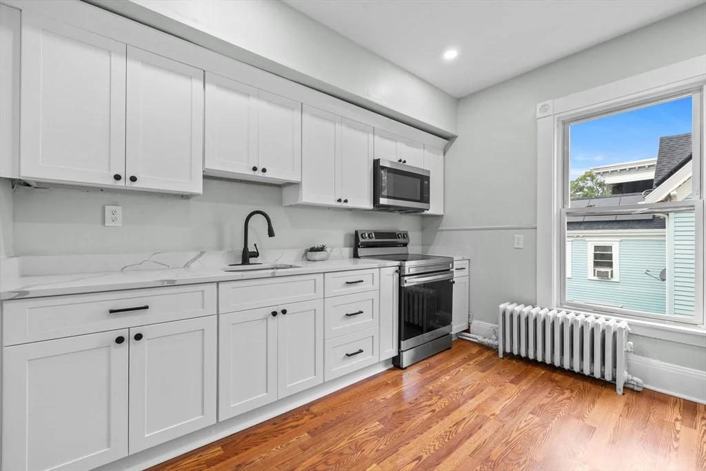 48 Hamilton Ave, Lynn