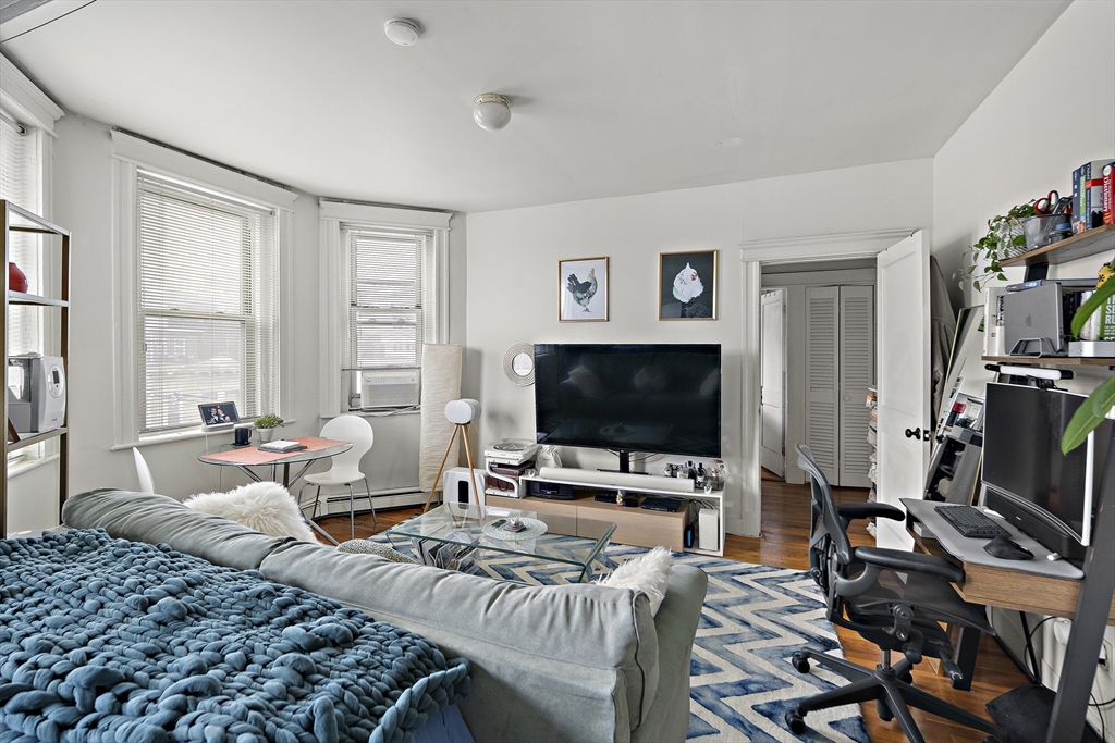 1677 Commonwealth Ave, Brighton