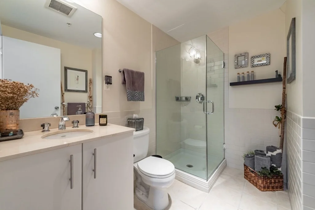 210 South St, Leather District