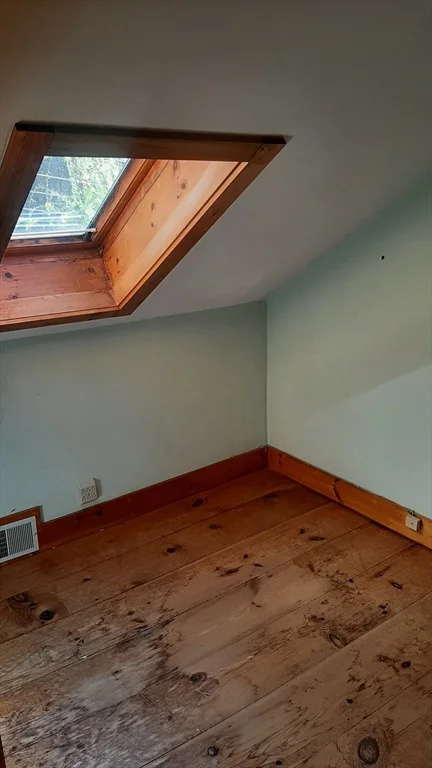 137 E Main St, Northborough