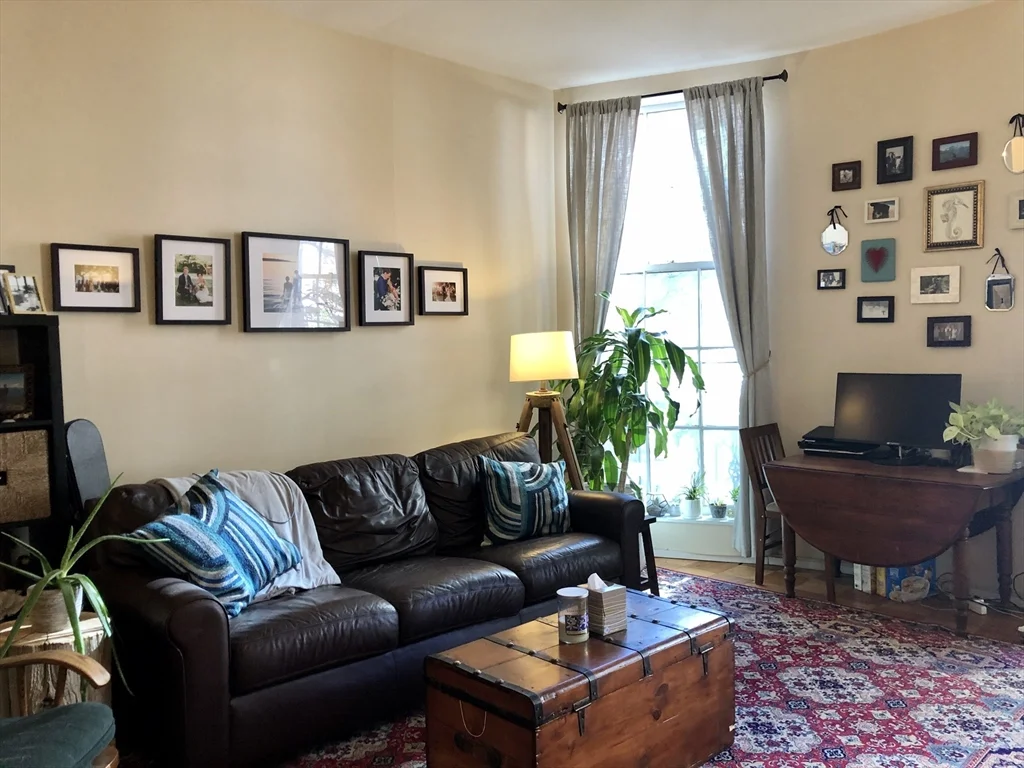 27 Bowdoin St, Beacon Hill