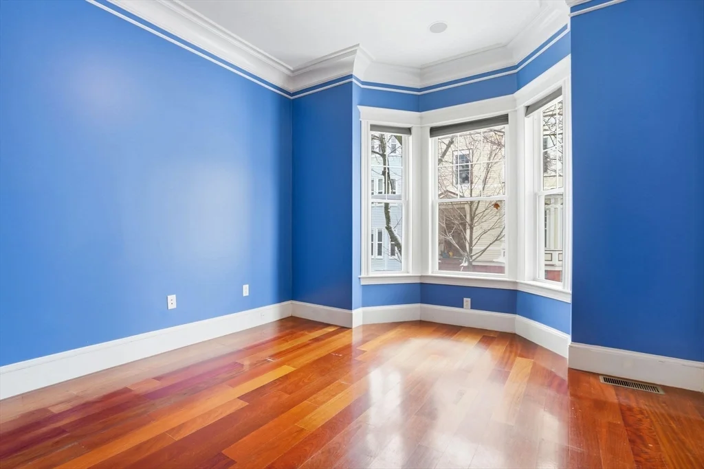 17 Gates, South Boston