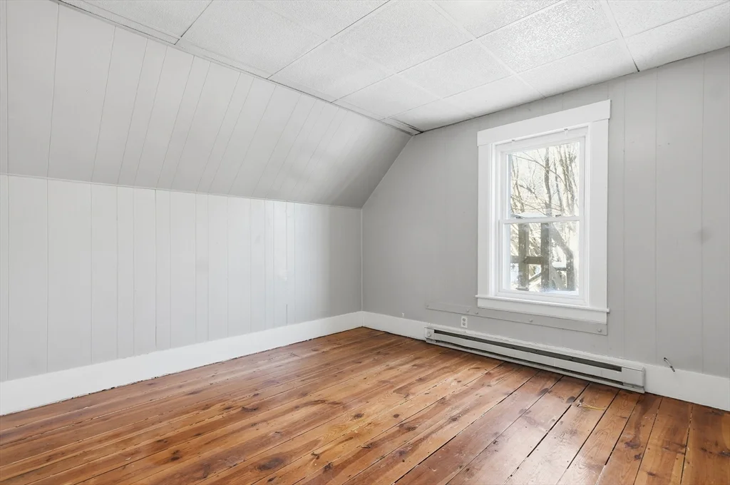 29 Allen St, Gardner