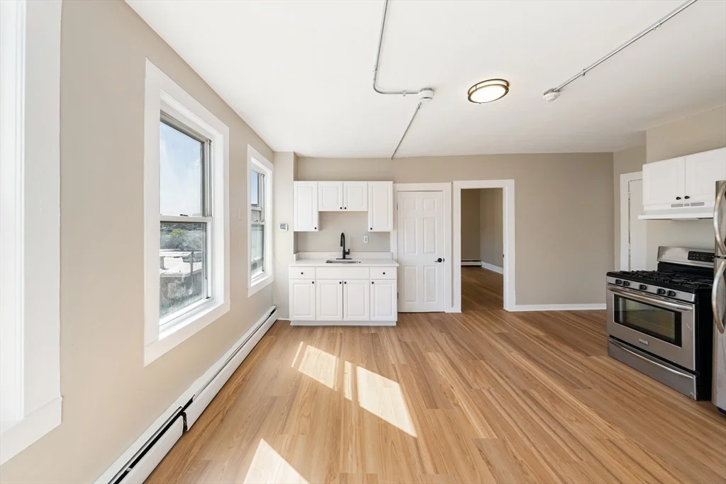 50 Common St, North Lawrence