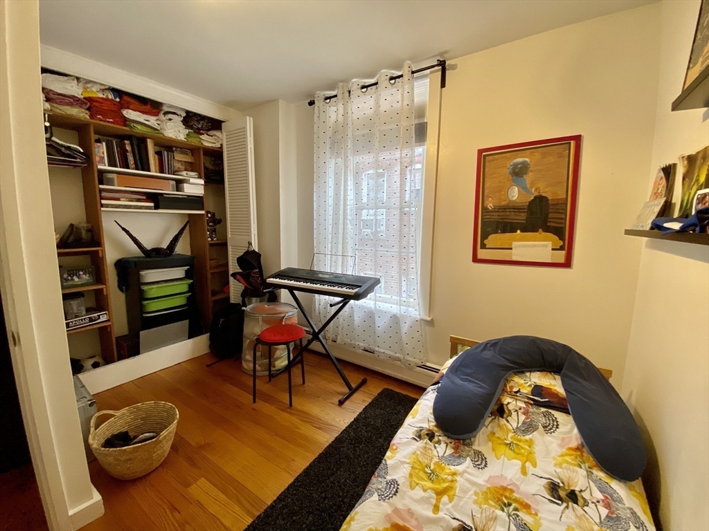 17 Perry St, Brookline Village