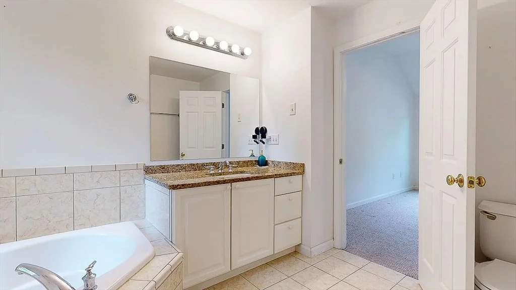 142 Olean St, Tatnuck