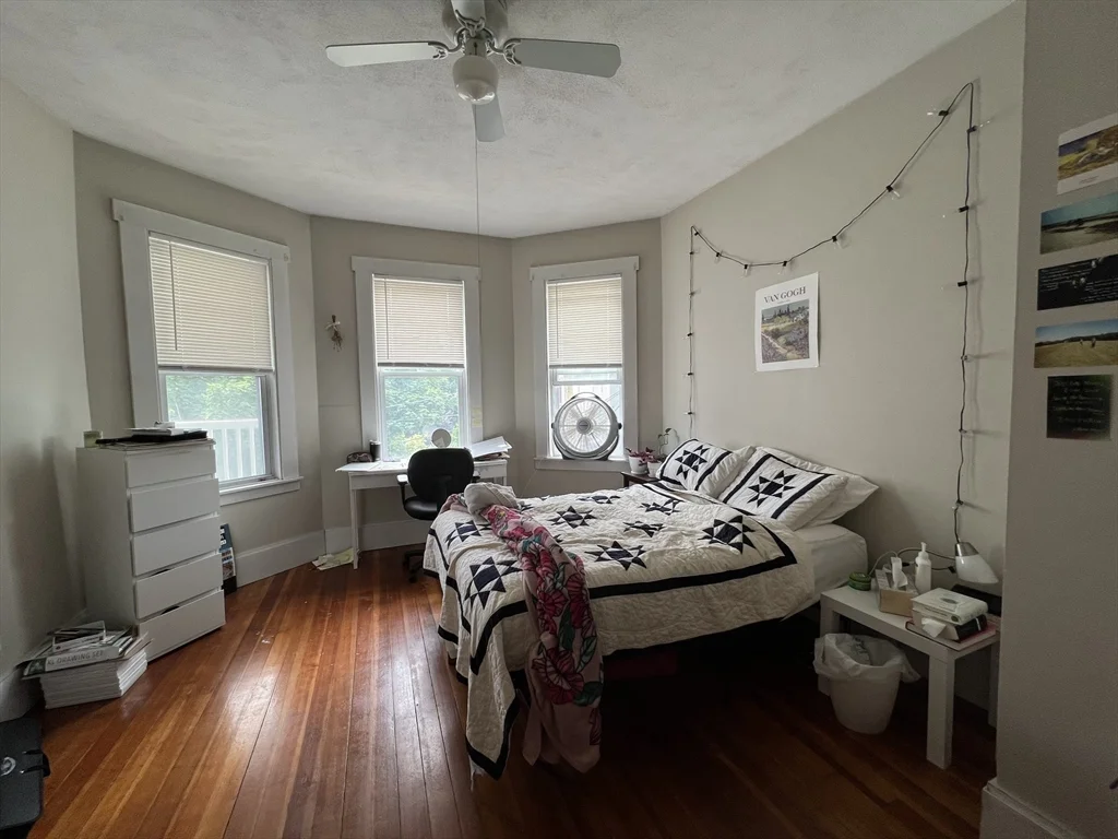 93 Easton St, Allston