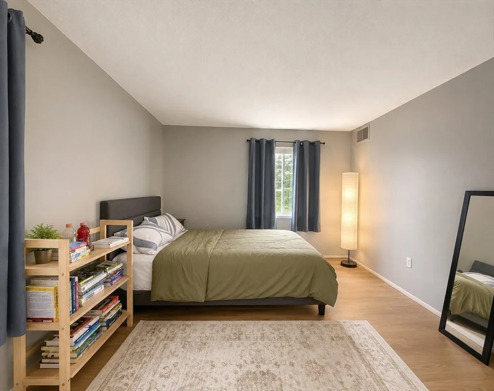 8 Village Rock Ln, Natick