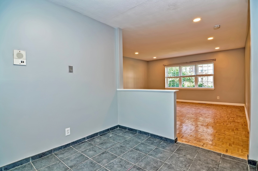 35 Lake Shore Ct, Brighton