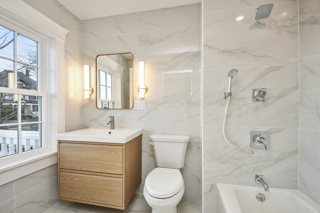 30 East Main St, Westborough