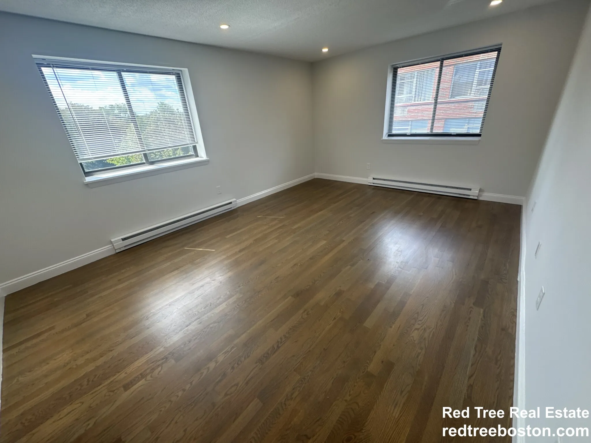 320 Hammond Pond Pkwa, Chestnut Hill