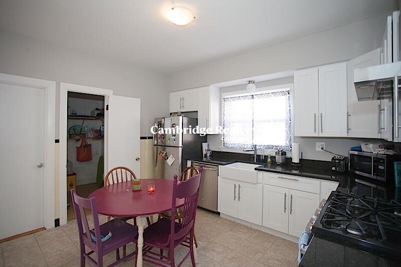 22 Murdock St, Powder House Square