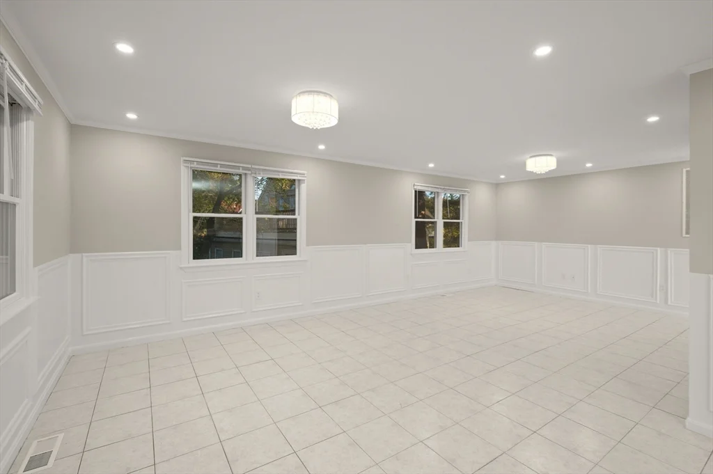 767 Walnut St, Lynnfield