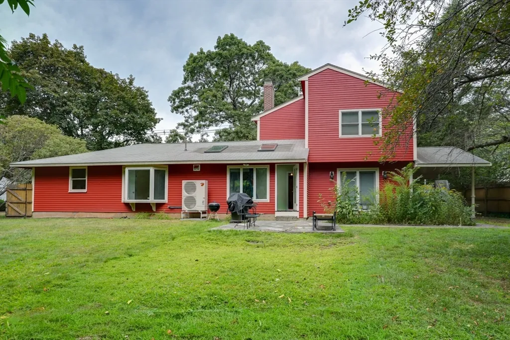 135 Maple St, Lexington